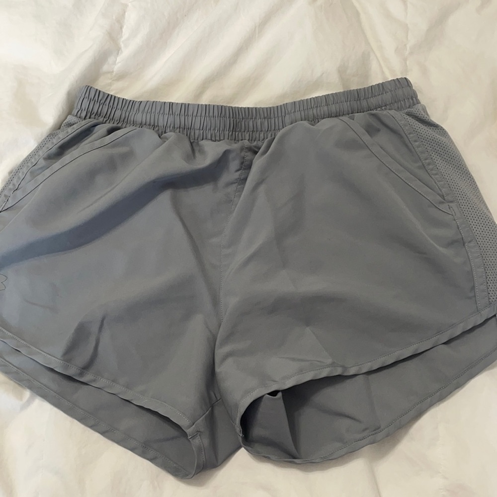 Under armour dri fit athletic shorts